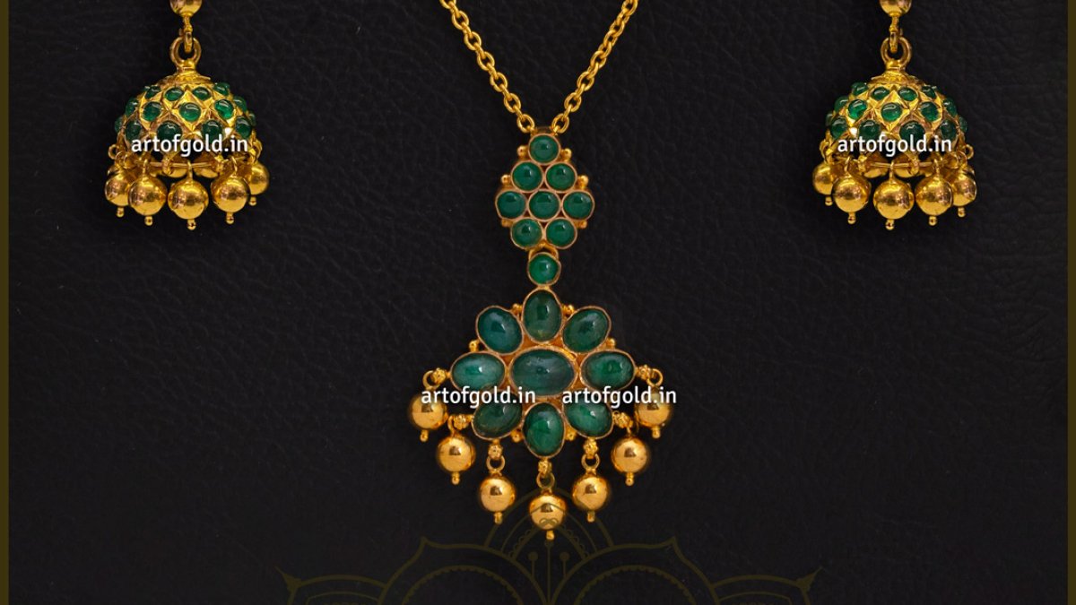 Emerald Pendant set in Gold Art of Gold Jewellery, Coimbatore