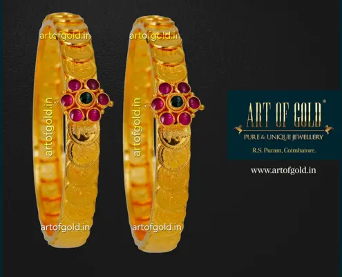 Simple Kasu Bangle with kemp motif